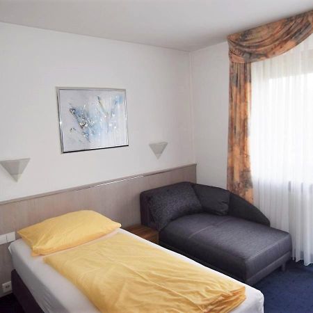 Hotel Alena - Kontaktlos Check-In فيلدرستادت المظهر الخارجي الصورة