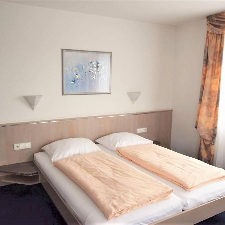 Hotel Alena - Kontaktlos Check-In فيلدرستادت المظهر الخارجي الصورة
