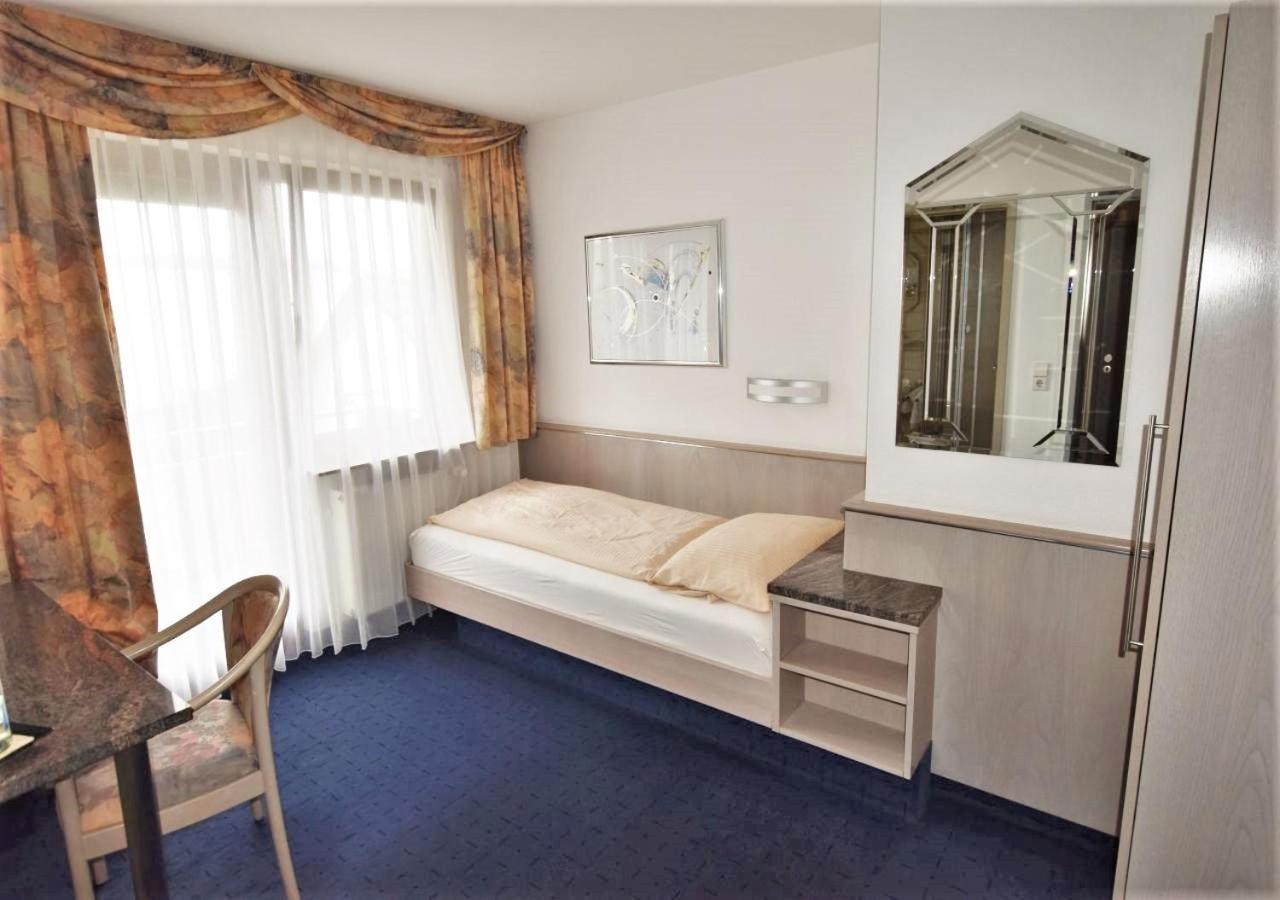 Hotel Alena - Kontaktlos Check-In فيلدرستادت المظهر الخارجي الصورة