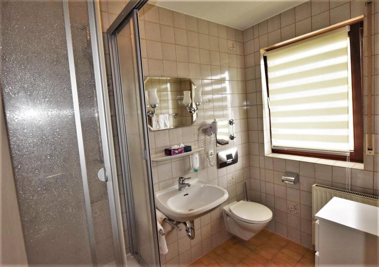 Hotel Alena - Kontaktlos Check-In فيلدرستادت المظهر الخارجي الصورة