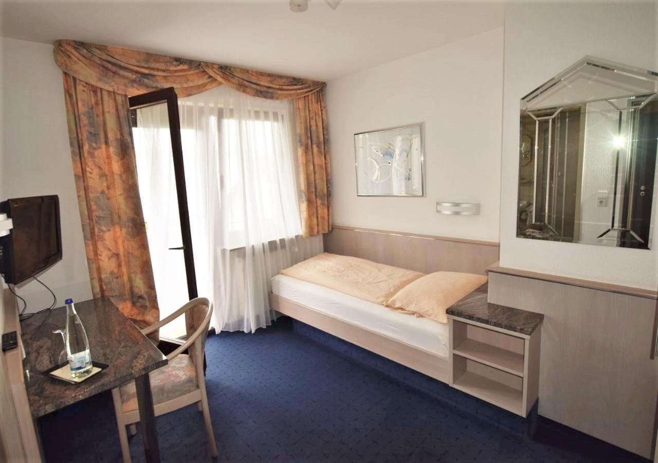 Hotel Alena - Kontaktlos Check-In فيلدرستادت المظهر الخارجي الصورة