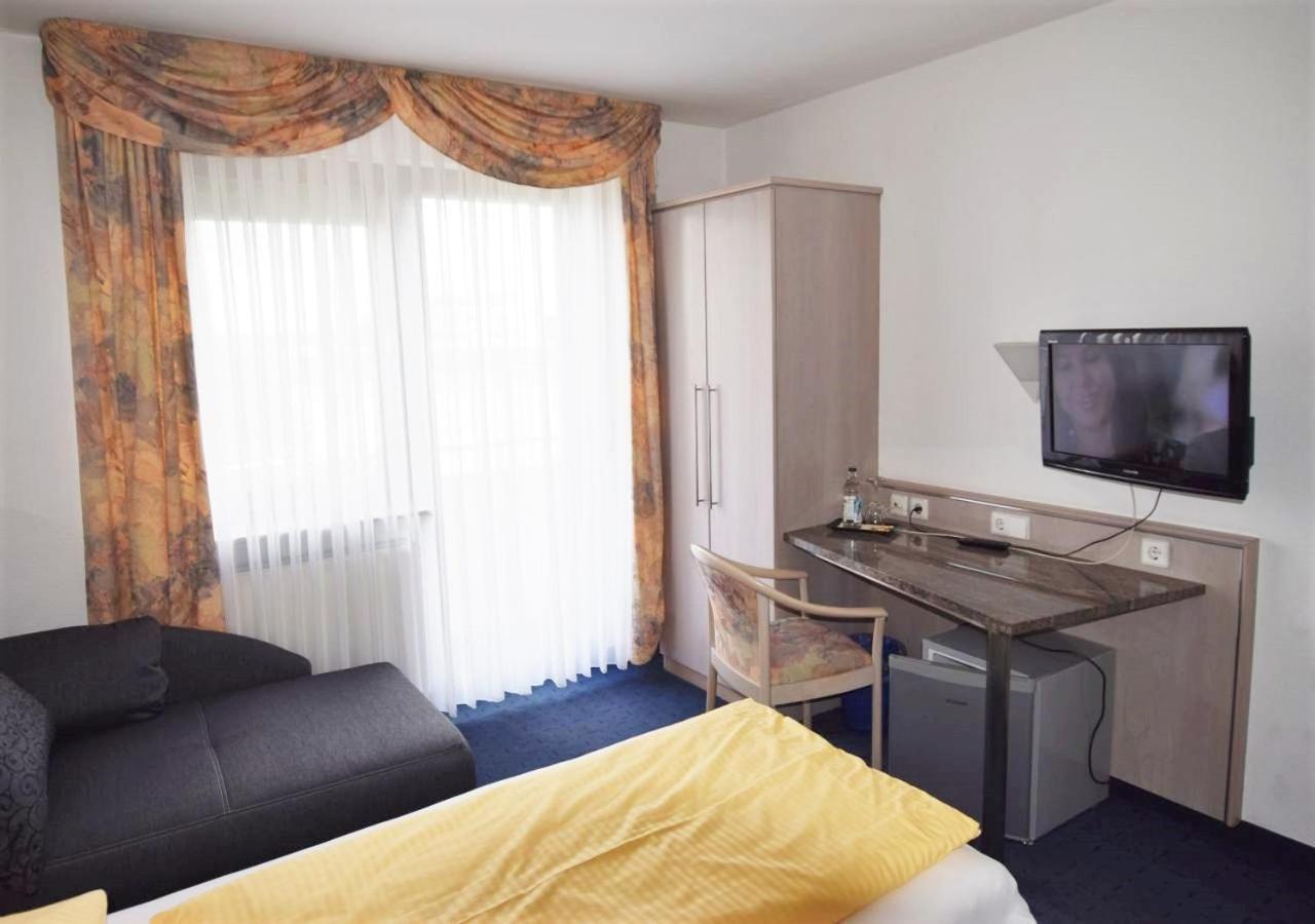 Hotel Alena - Kontaktlos Check-In فيلدرستادت المظهر الخارجي الصورة