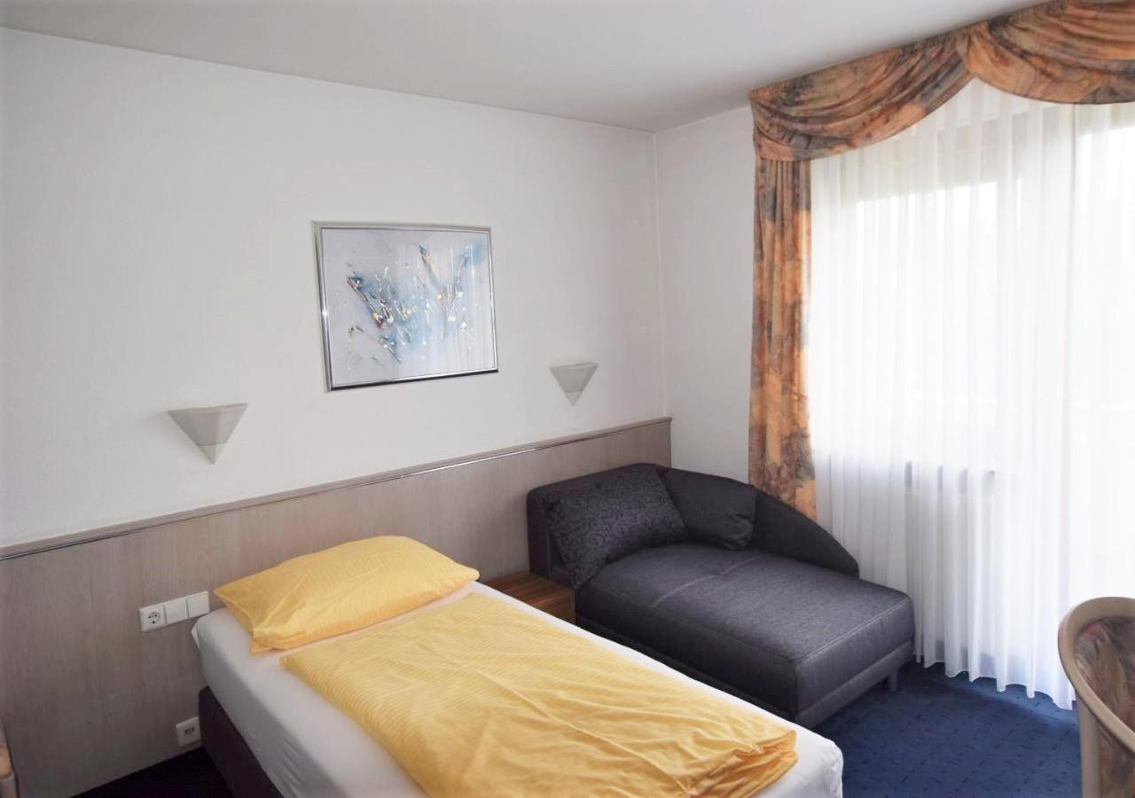 Hotel Alena - Kontaktlos Check-In فيلدرستادت المظهر الخارجي الصورة