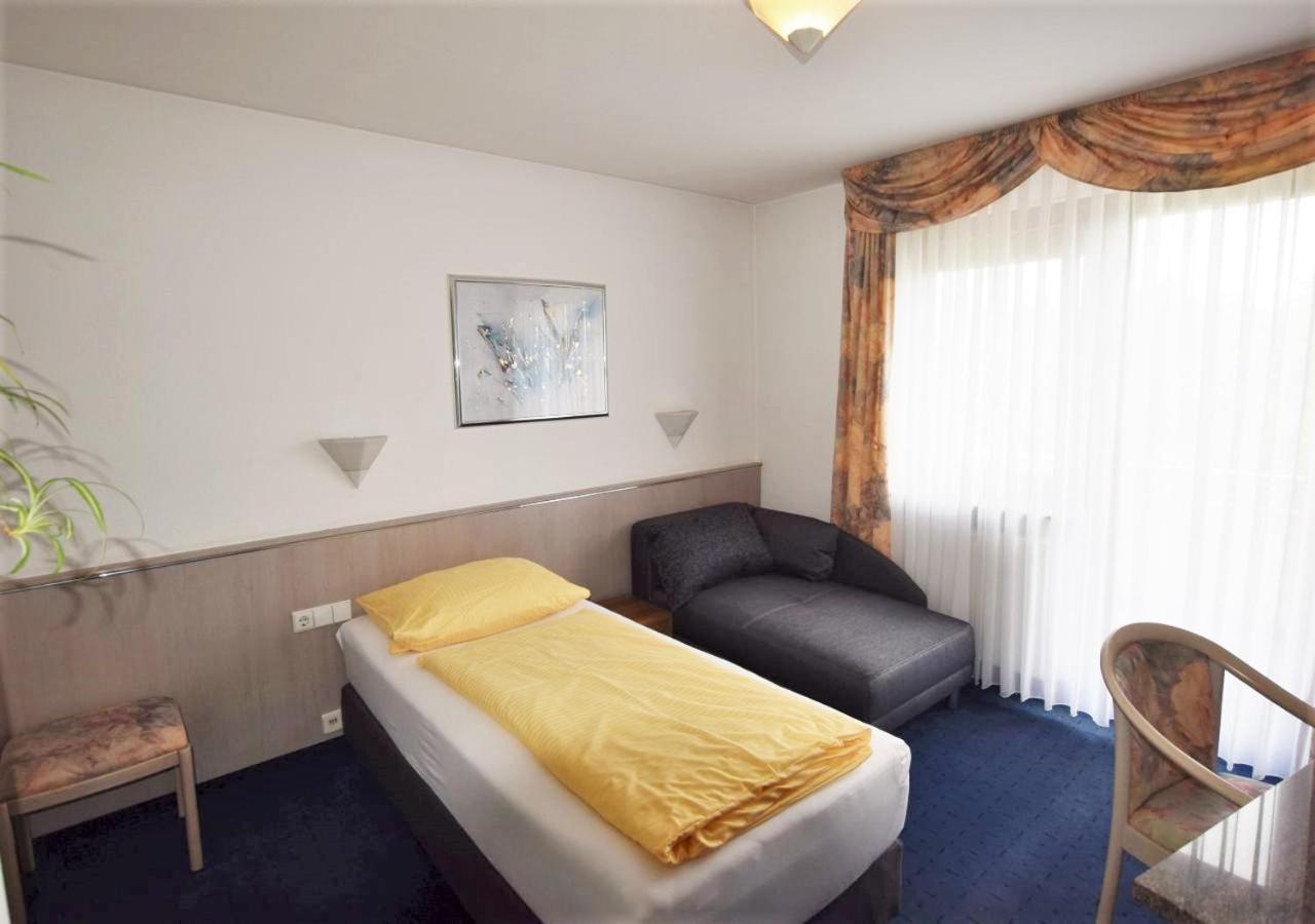 Hotel Alena - Kontaktlos Check-In فيلدرستادت المظهر الخارجي الصورة