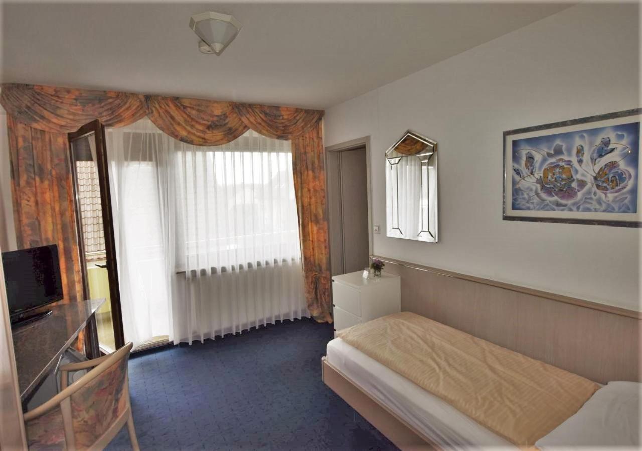Hotel Alena - Kontaktlos Check-In فيلدرستادت المظهر الخارجي الصورة