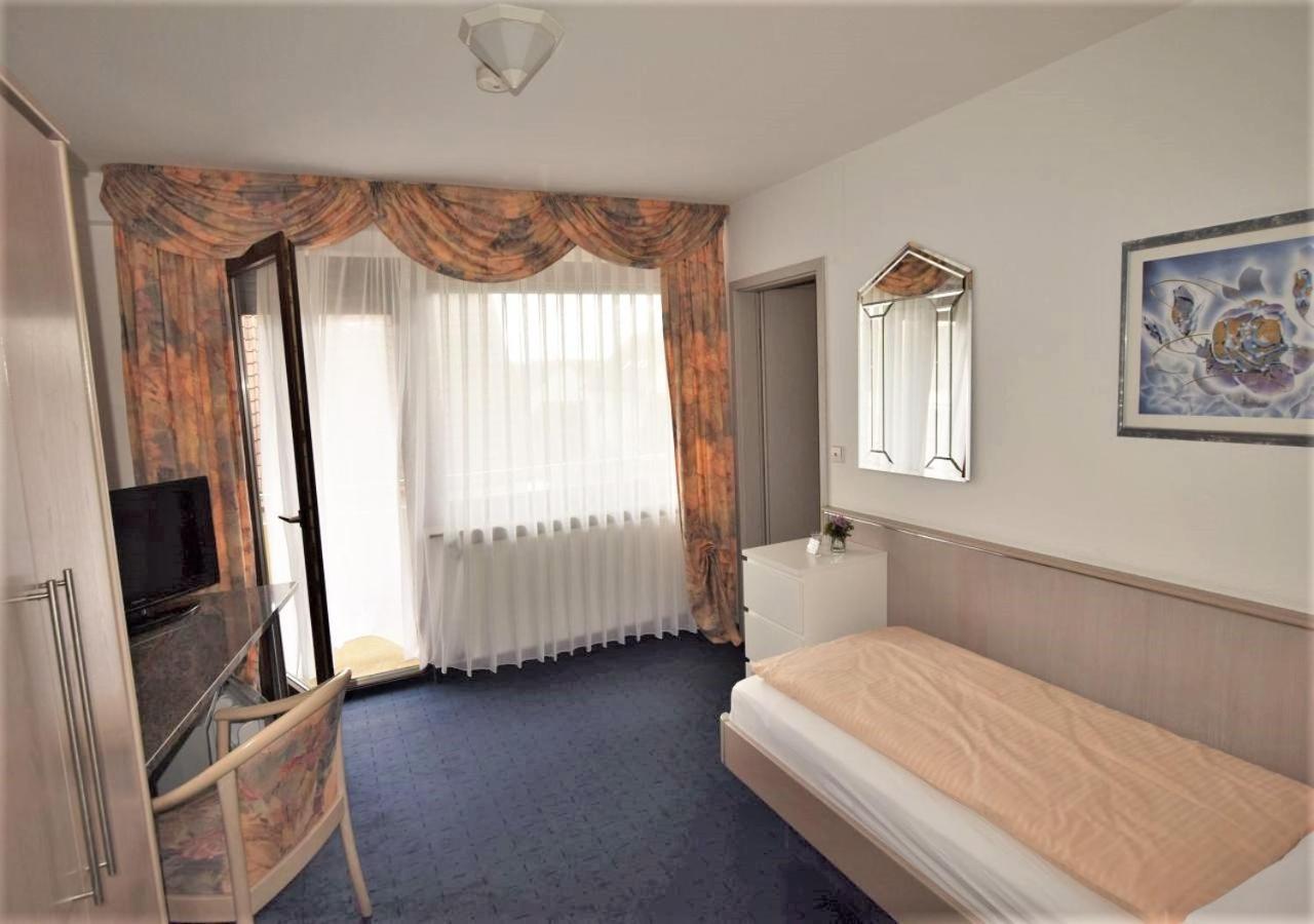 Hotel Alena - Kontaktlos Check-In فيلدرستادت المظهر الخارجي الصورة
