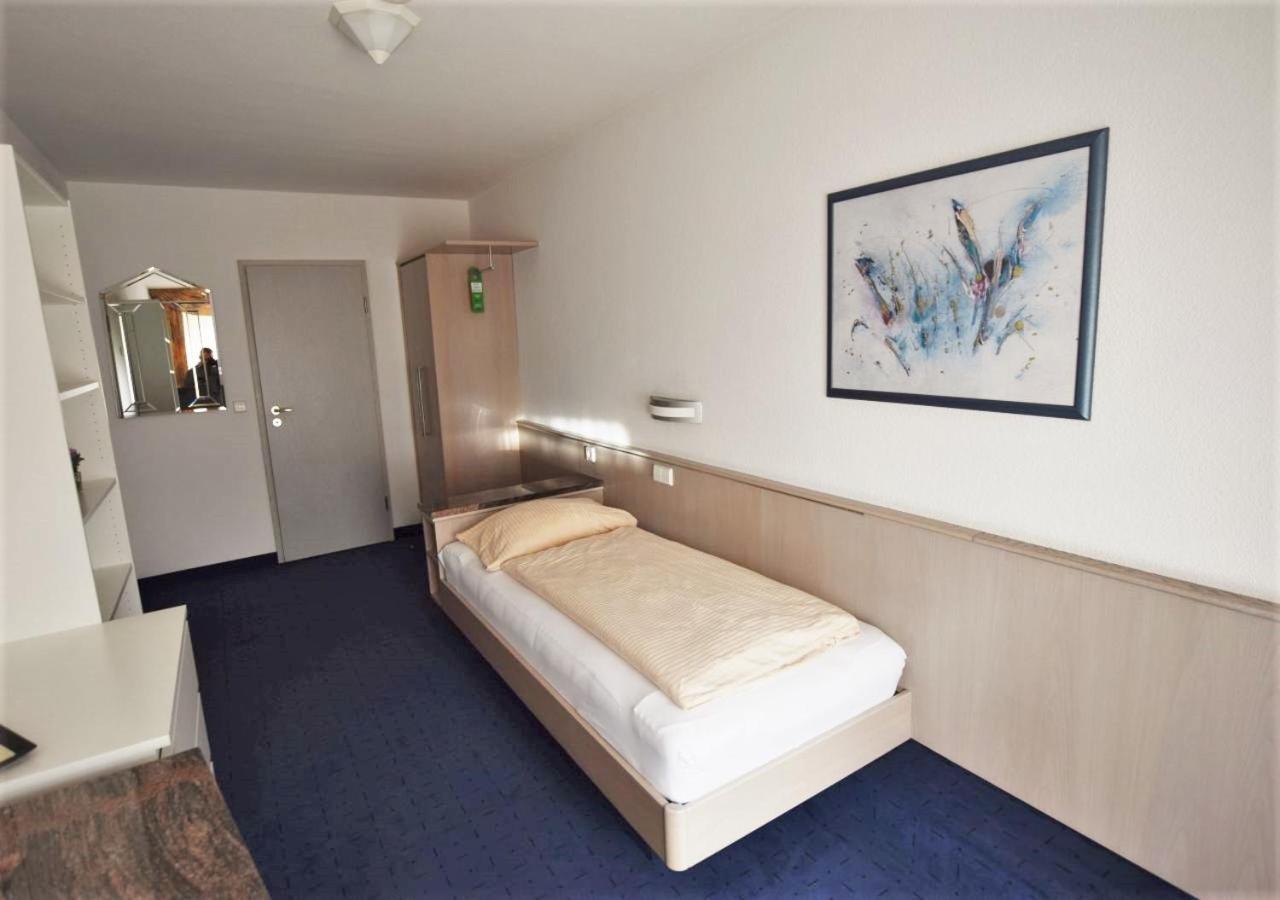 Hotel Alena - Kontaktlos Check-In فيلدرستادت المظهر الخارجي الصورة
