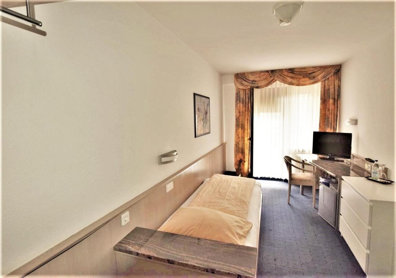 Hotel Alena - Kontaktlos Check-In فيلدرستادت المظهر الخارجي الصورة