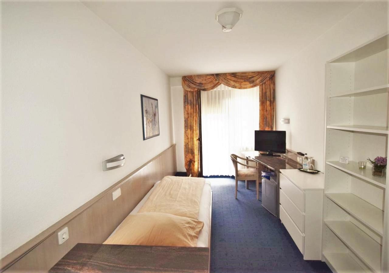 Hotel Alena - Kontaktlos Check-In فيلدرستادت المظهر الخارجي الصورة
