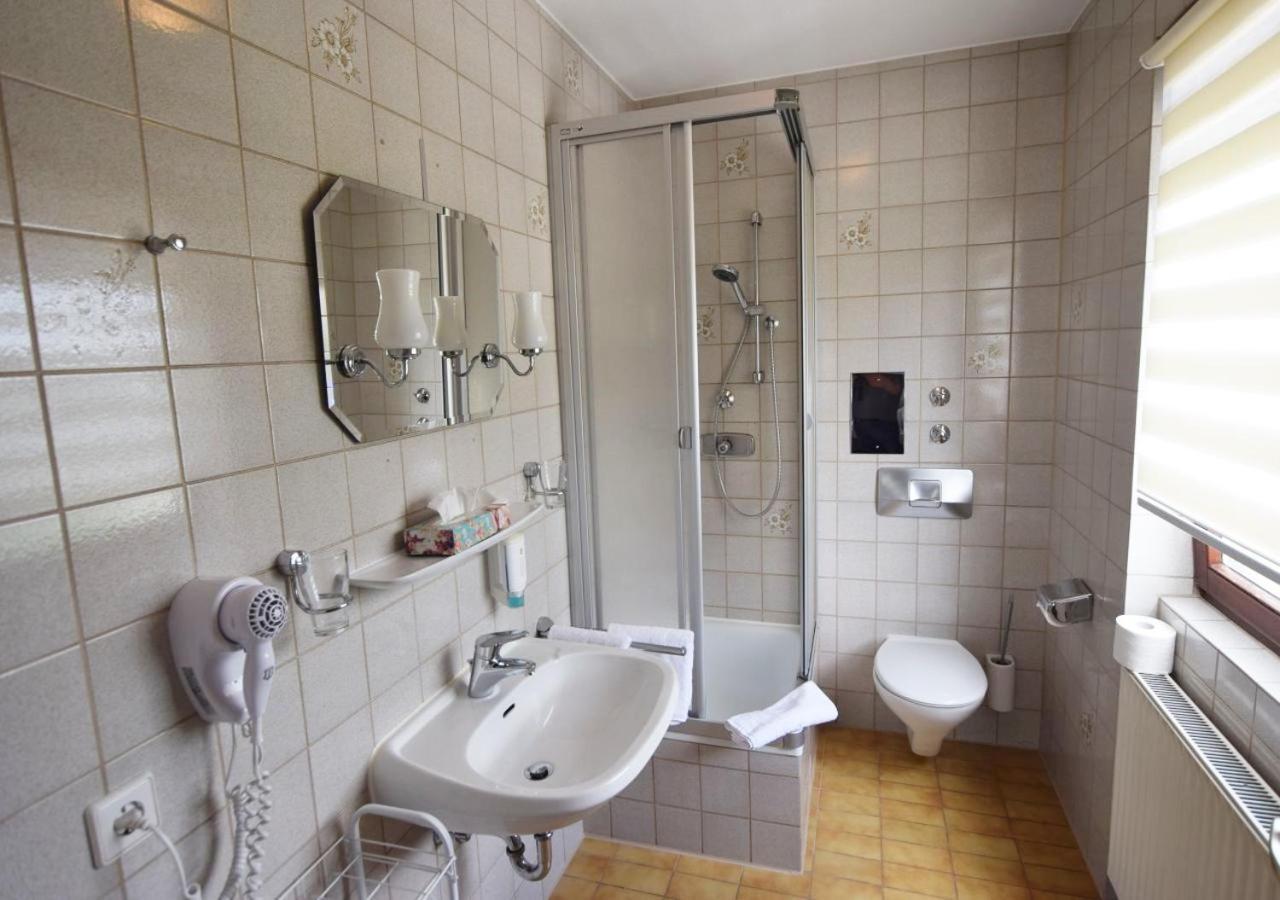 Hotel Alena - Kontaktlos Check-In فيلدرستادت المظهر الخارجي الصورة