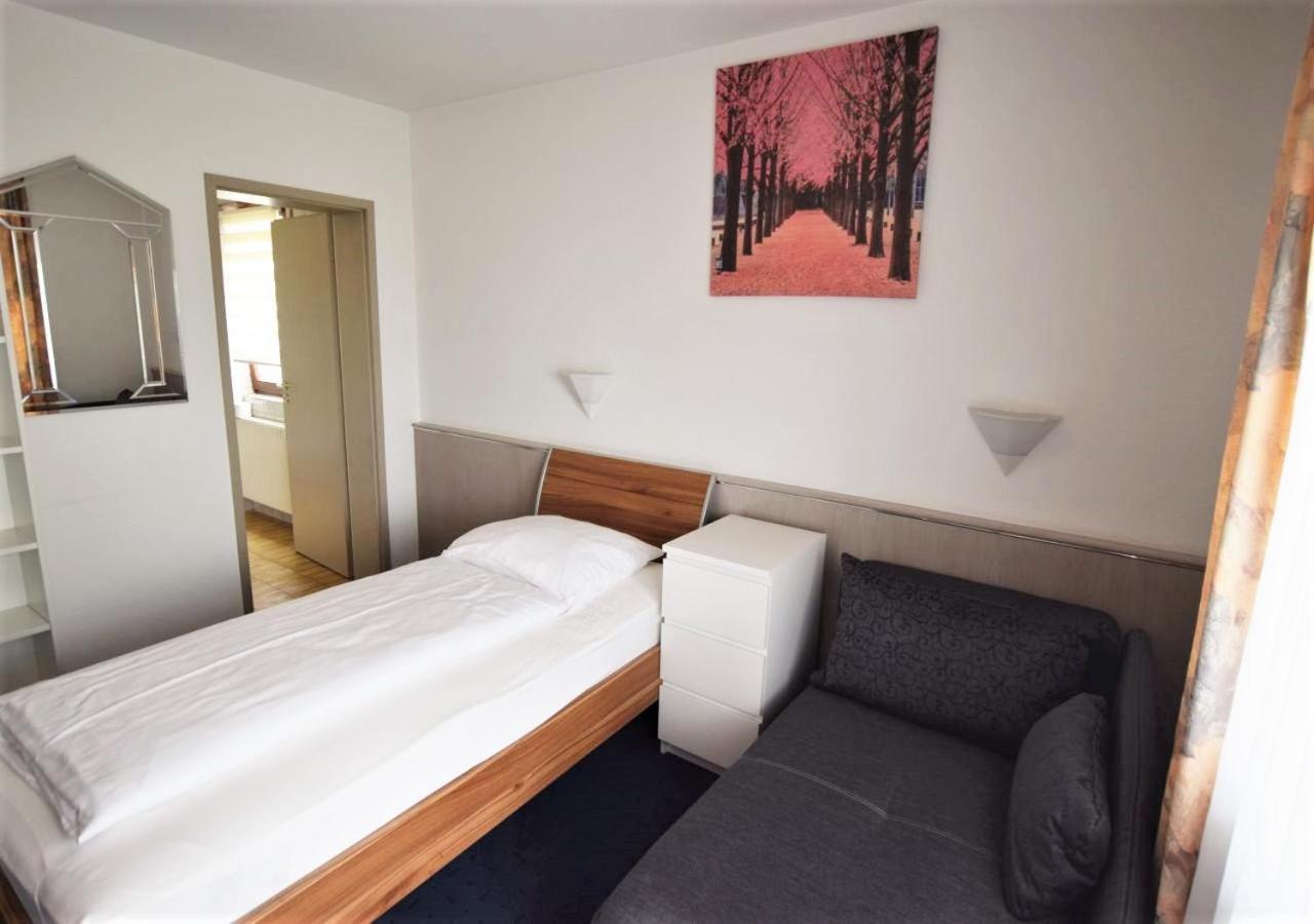 Hotel Alena - Kontaktlos Check-In فيلدرستادت المظهر الخارجي الصورة
